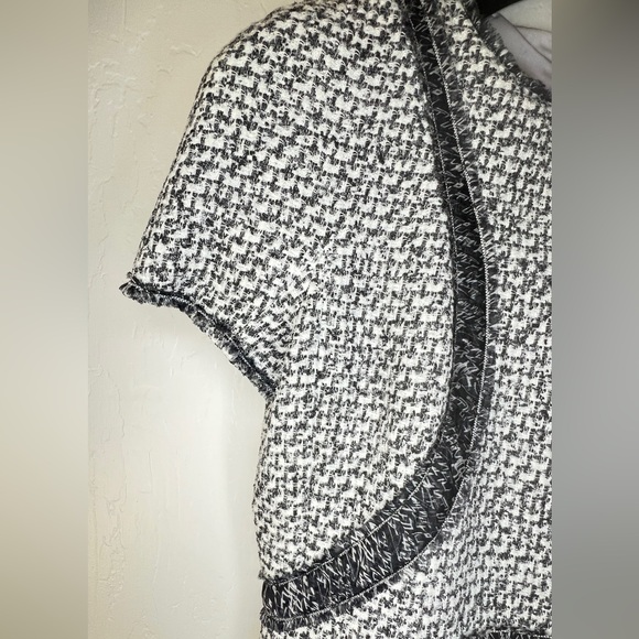 Chanel tweed dress - Picture 12 of 15